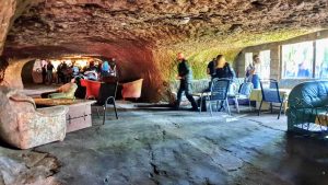Zu Besuch in den Bikerhöhlen Pekelné Doly in Cvikov, Tschechien
